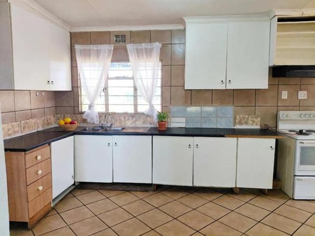 House for rent in Waterkloof, Gauteng