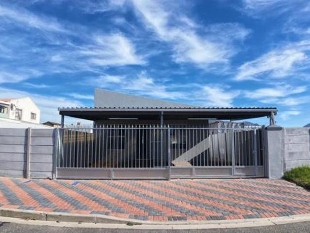 House for sale in Cape Town, Western Cape