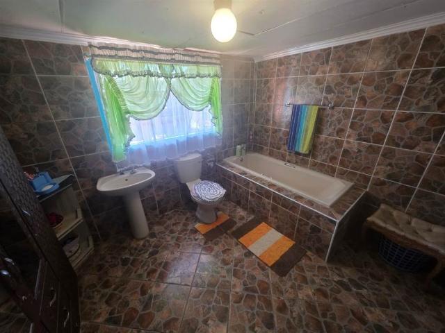 House for sale in Frances Baard, Northern Cape