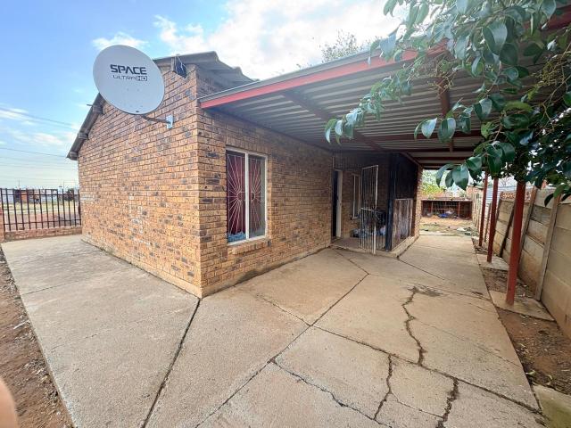 House for sale in Frances Baard, Northern Cape