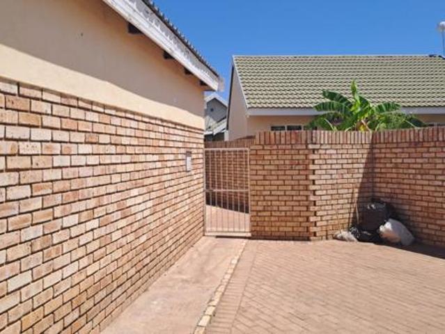 House for sale in Frances Baard, Northern Cape