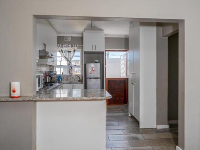 House for sale in Cape Town, Western Cape