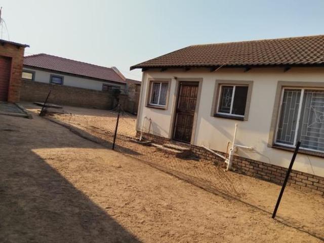 House for rent in Waterkloof, Gauteng
