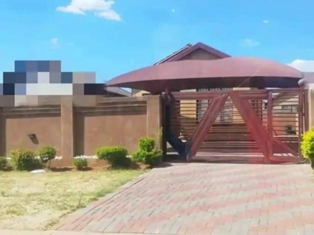 House for rent in Waterkloof, Gauteng
