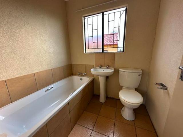House for rent in Waterkloof, Gauteng