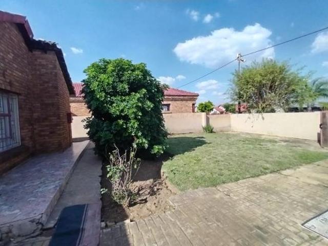 House for rent in Waterkloof, Gauteng