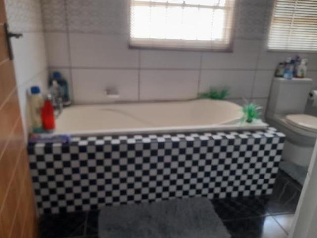 House for rent in Jansenpark, City of Ekurhuleni Metropolitan Municipality