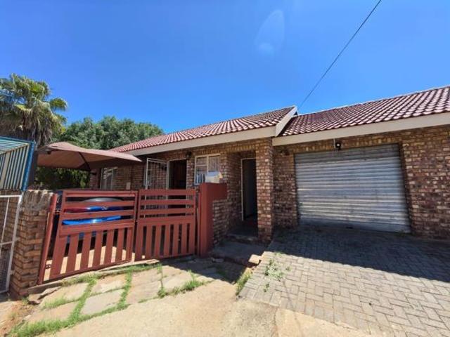 House for sale in Frances Baard, Northern Cape