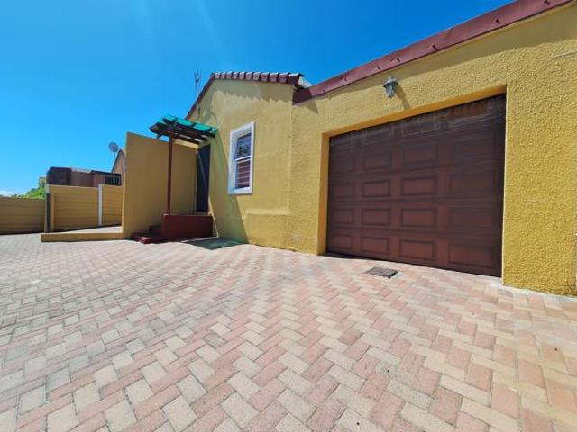 House for sale in Cape Town, Western Cape