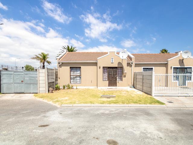 House for sale in Cape Town, Western Cape
