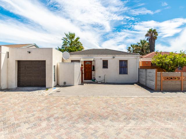 House for sale in Cape Town, Western Cape