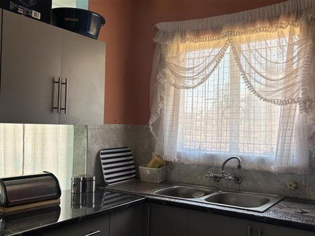 House for rent in Akasia