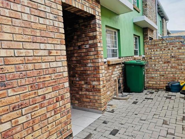 House for rent in Waterkloof, Gauteng