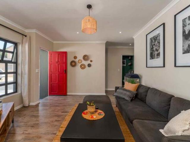 House for sale in Cape Town, Western Cape