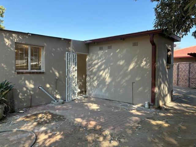 House for rent in Waterkloof, Gauteng