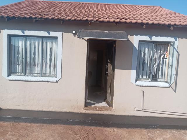 House for sale in Vosloorus