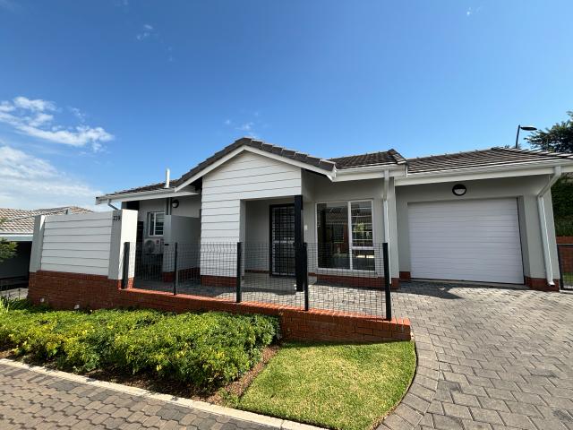House for rent in Waterkloof, Gauteng