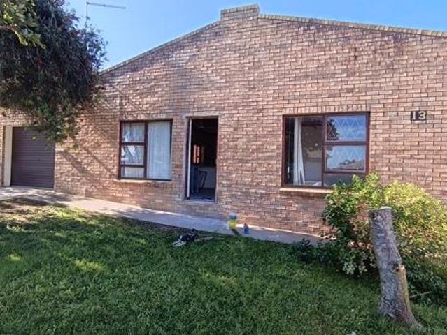 House for rent in Jeffreys Bay, Kouga Local Municipality