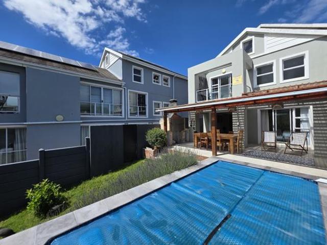 House for sale in Jeffreys Bay, Kouga Local Municipality