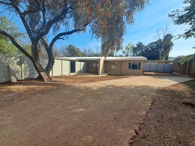 House for rent in Waterkloof, Gauteng