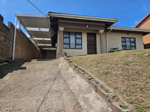 House for sale in Chatsworth, Kwazulu-natal