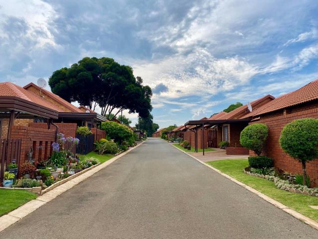 Townhouse for sale in Waterkloof, Gauteng