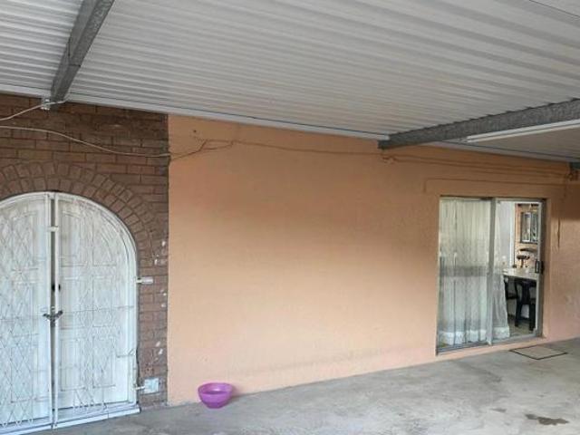 House for rent in Chatsworth, Kwazulu-natal