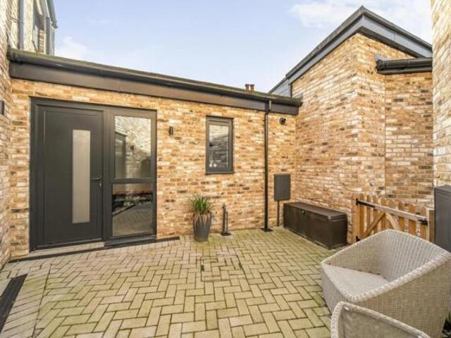 House for sale in London Borough of Lewisham, Ladywell