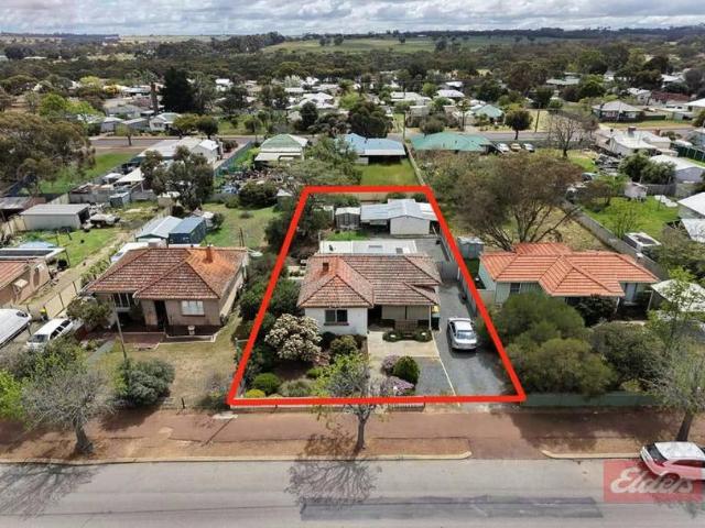 House for sale in Narrogin, Shire Of Narrogin