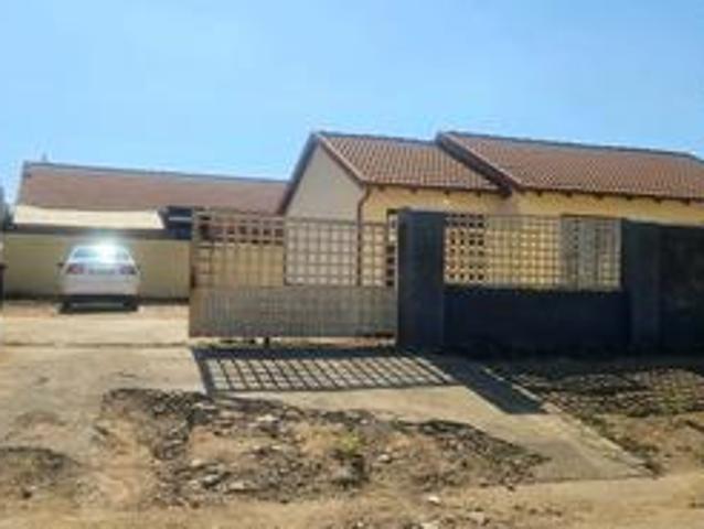 House for sale in Waterkloof, Gauteng
