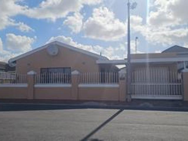 House for sale in Cape Town, Western Cape