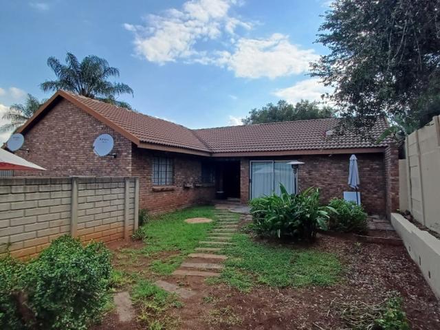 House for rent in Waterkloof, Gauteng