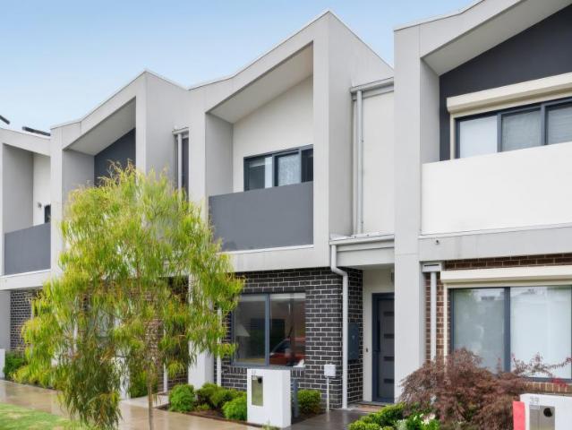 House for sale in Waterlea, Melbourne