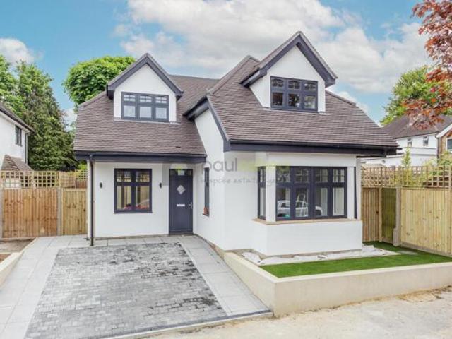 House for sale in Sanderstead, Sanderstead