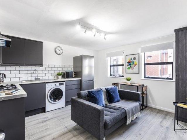 Room for rent in Hyde Park, West Yorkshire
