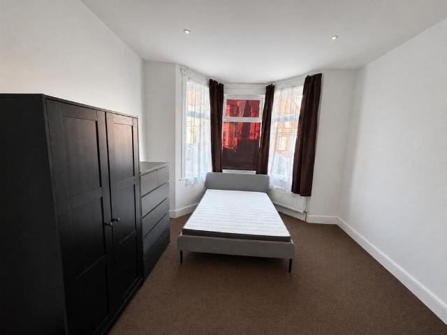 Room for rent in Alperton, Greater London