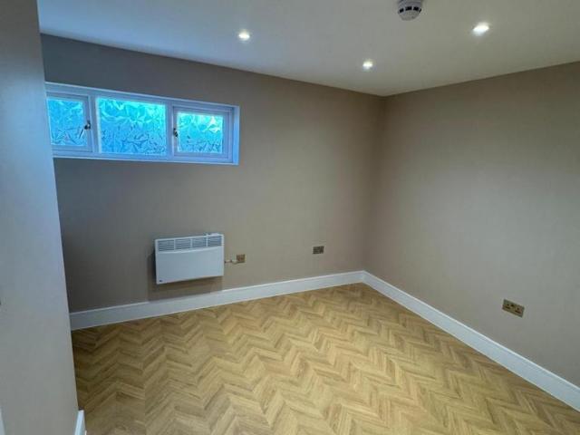 Room for rent in Lower Green Esher, Blackhills