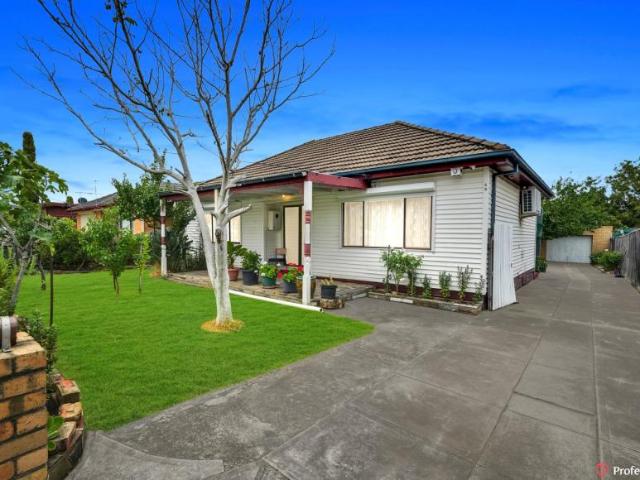 House for sale in St Albans East, Melbourne