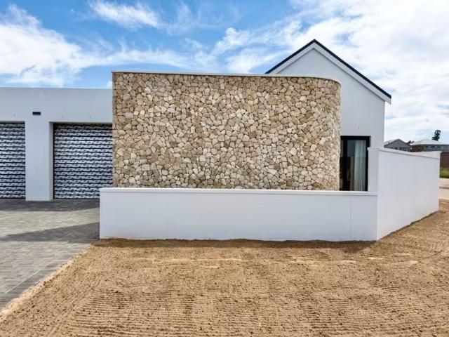 House for sale in Stilbaai, Garden Route District Municipality