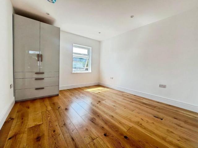 House for rent in London Borough of Hounslow, Strand