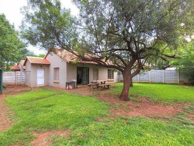House for rent in Hartbeespoort Dam Nature Reserve, North West