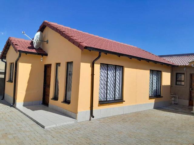 House for rent in Vosloorus, Gauteng