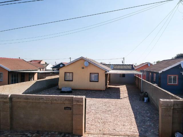 House for rent in Protea Glen, Soweto