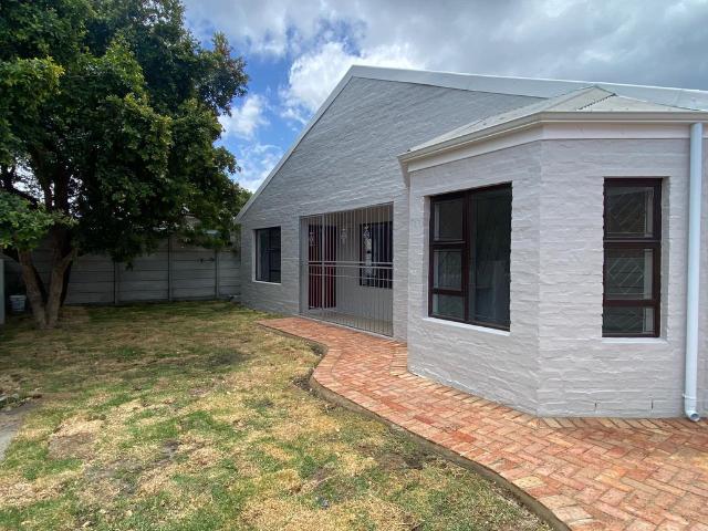 House for rent in Baardskeerdersbos, Western Cape