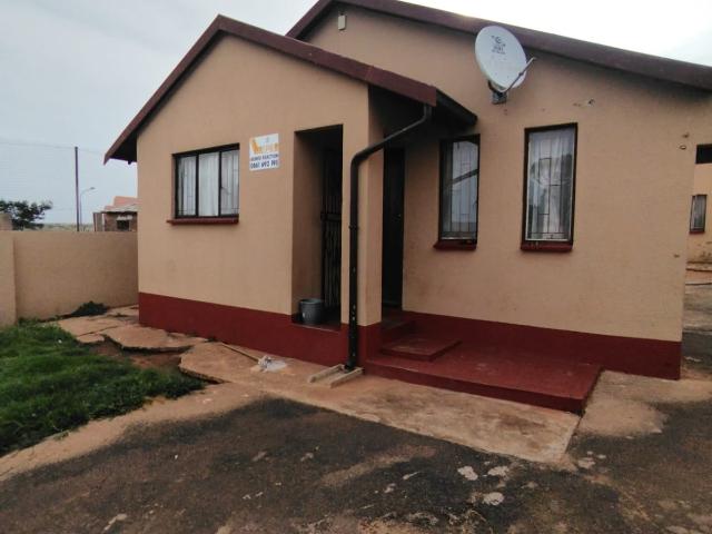 House for rent in Mohlakeng, Gauteng