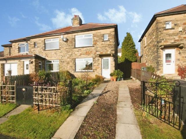 House for rent in Shaw Lane, Guiseley