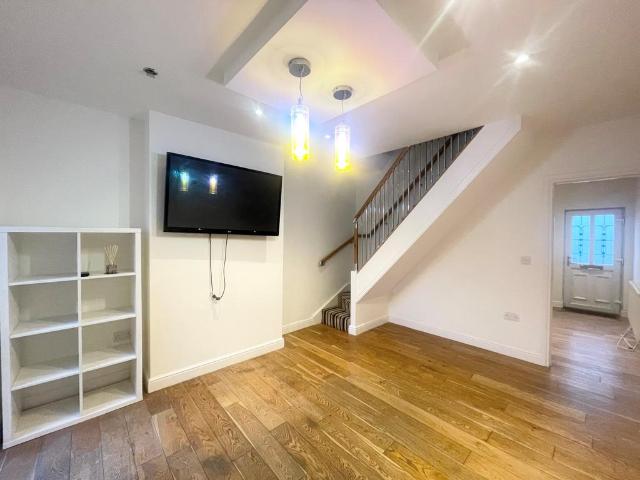 House for rent in Green Close, Warwickshire