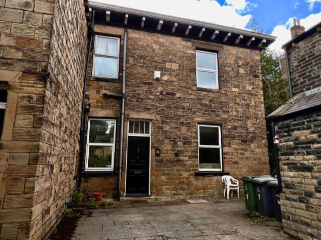 House for rent in Eightlands, Dewsbury