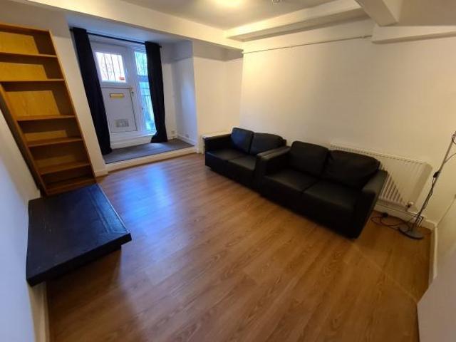 House for rent in Hyde Park, West Yorkshire