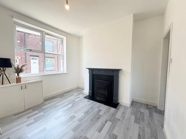 House for rent in Moses Gate, Lee Bank